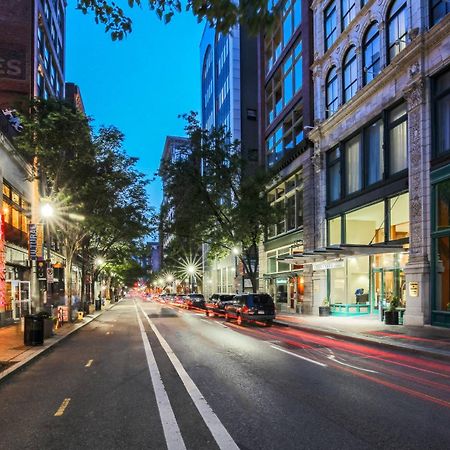 Отель Courtyard By Marriott Pittsburgh Downtown Экстерьер фото