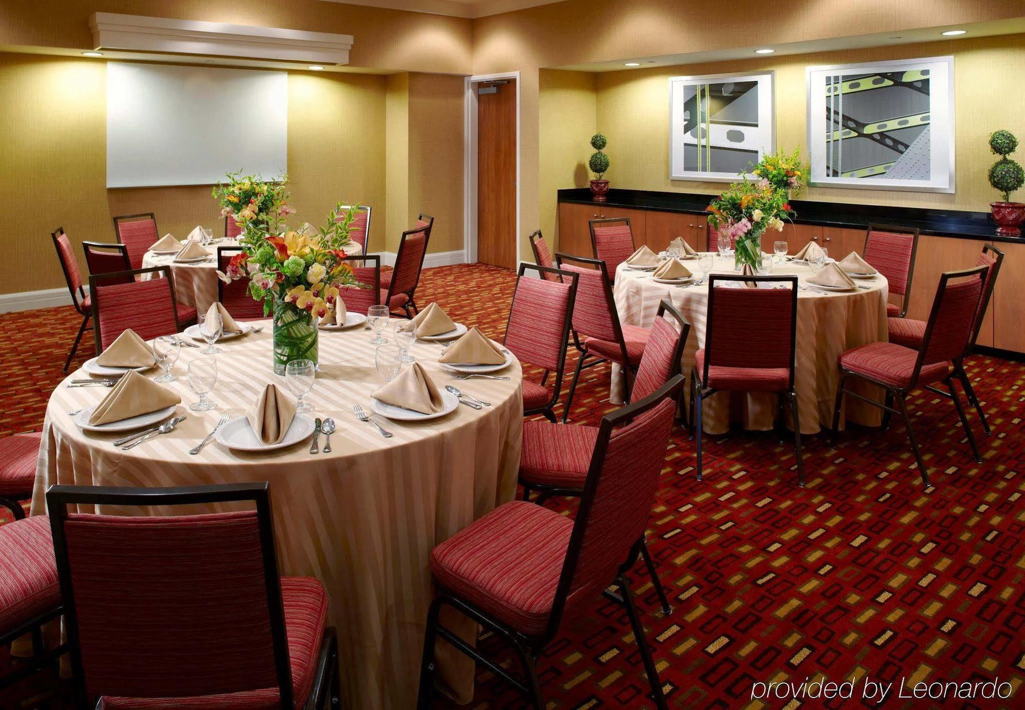 Отель Courtyard By Marriott Pittsburgh Downtown Экстерьер фото