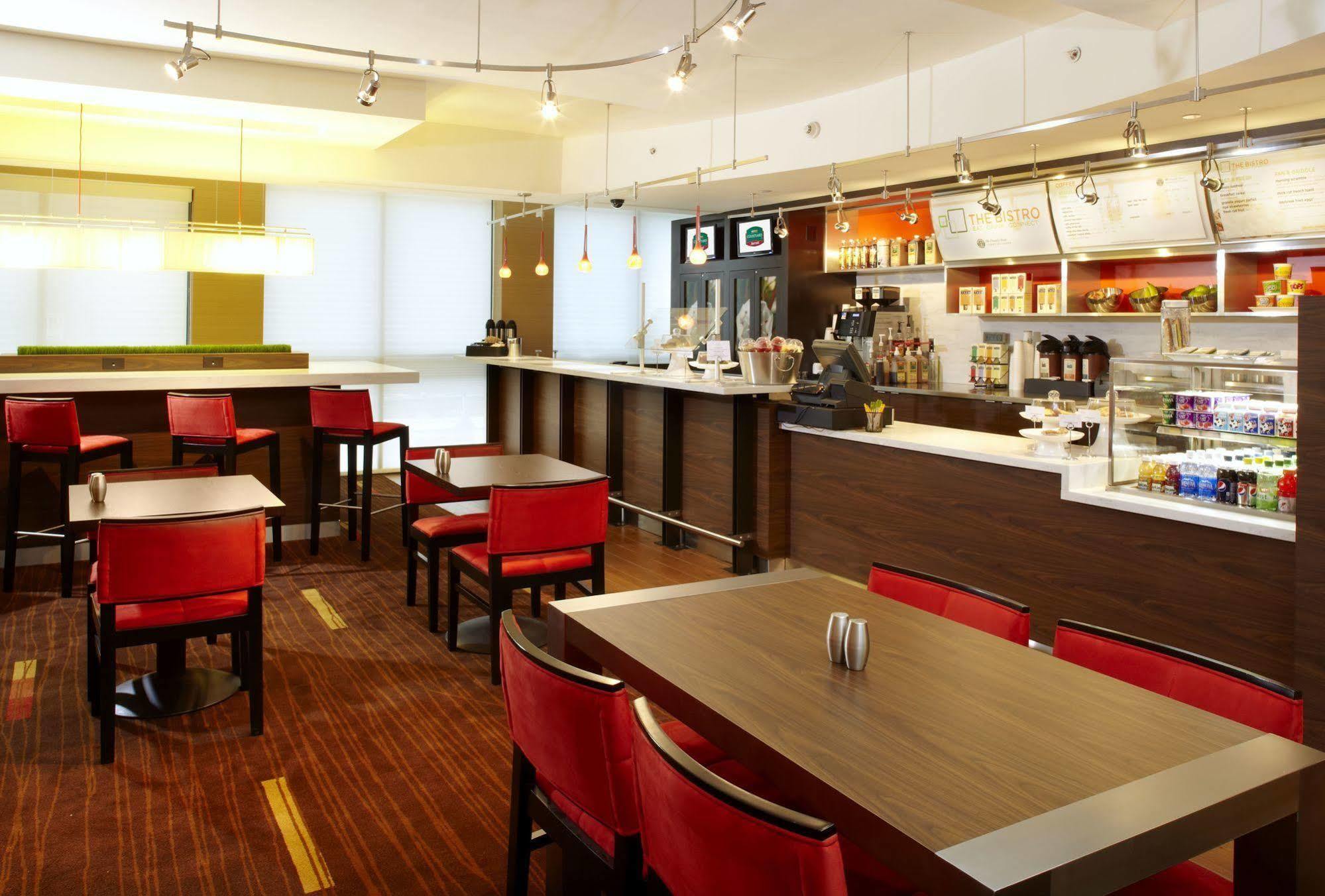 Отель Courtyard By Marriott Pittsburgh Downtown Экстерьер фото